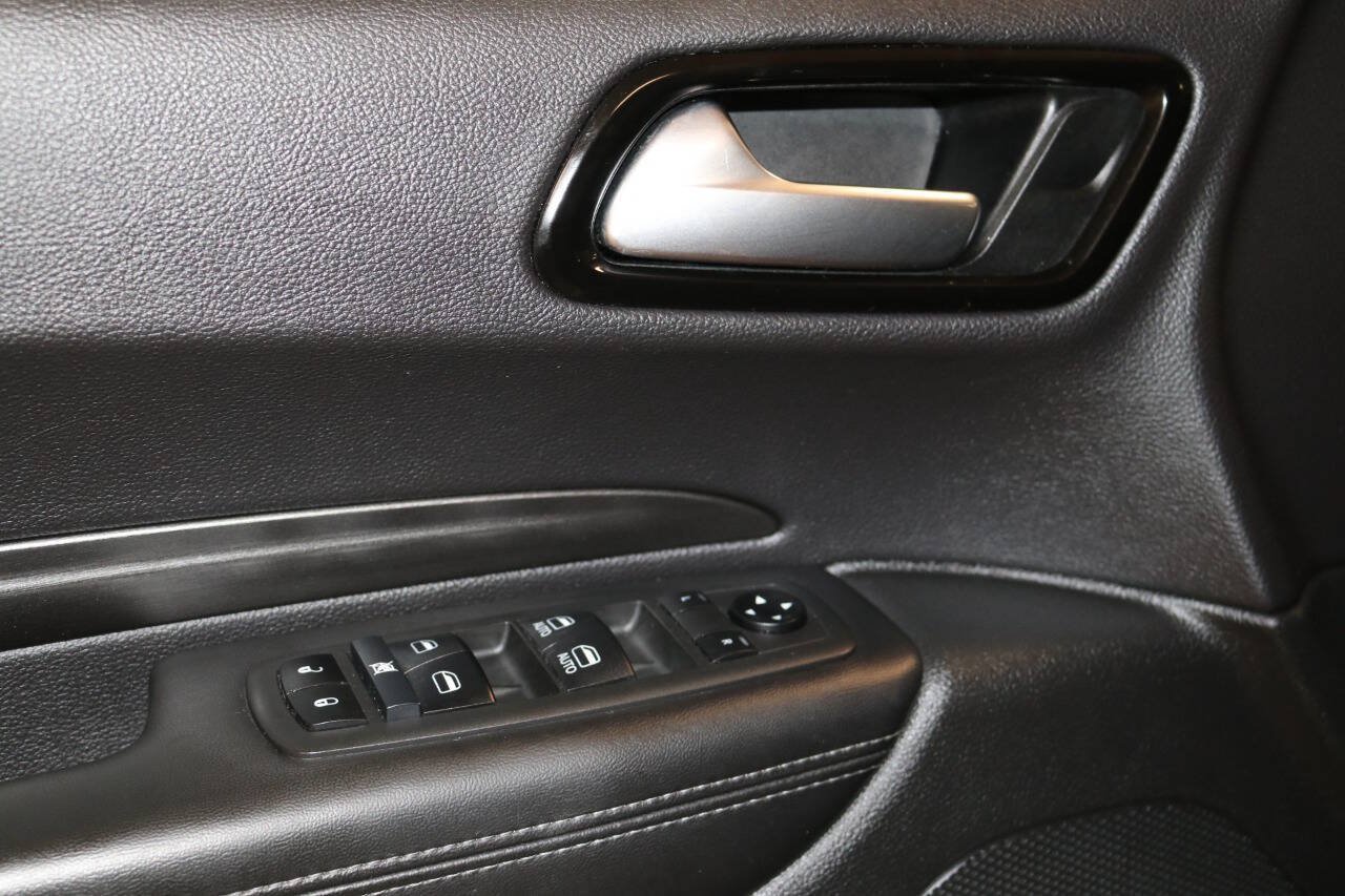 Used 2021 Dodge Durango SXT w/ 3rd Row Seating Group AWD/4WD image 49