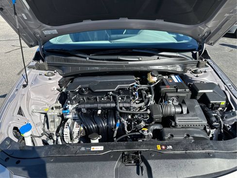 Certified 2025 Hyundai Elantra SEL w/ Cargo Package FWD image 11
