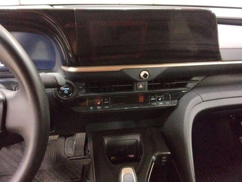 Used 2023 Toyota Crown AWD/4WD image 12