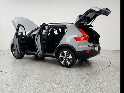 New 2026 Volvo XC40 B5 Plus w/ Protection Package Premier AWD/4WD image 12