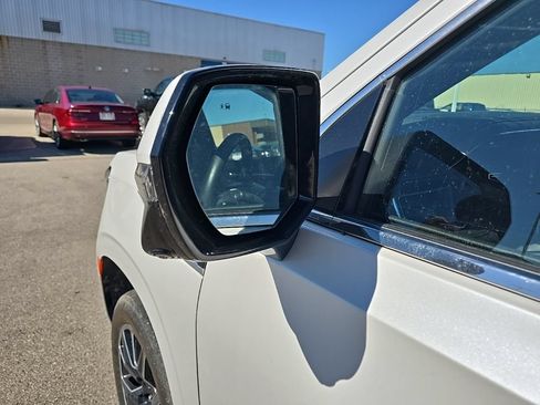 Used 2024 GMC Yukon XL Denali w/ Denali Reserve Package AWD/4WD image 11