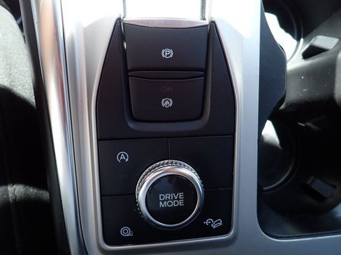 Used 2023 Ford Explorer Platinum w/ Technology Package AWD/4WD image 21