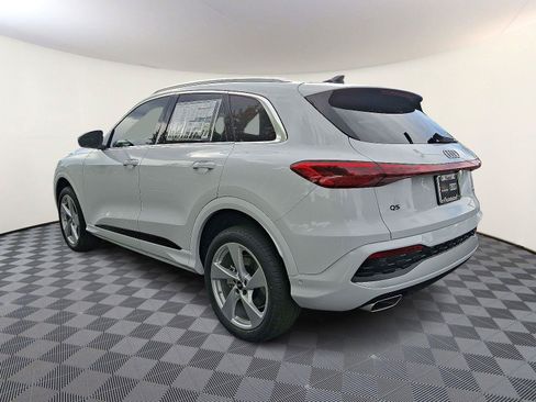 Used 2025 Audi Q5 Premium Plus w/ Premium Plus AWD/4WD image 3
