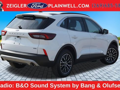 Used 2023 Ford Escape SE w/ PHEV Premium Package FWD image 5