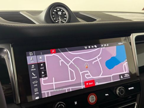 New 2026 Porsche Macan Turbo image 32