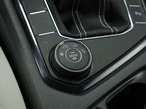 New 2025 Volkswagen Taos SE AWD/4WD image 25