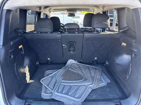 Used 2017 Jeep Renegade Trailhawk w/ Popular Equipment Group AWD/4WD image 23