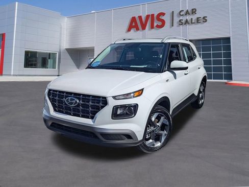 Used 2025 Hyundai Venue SEL FWD image 1