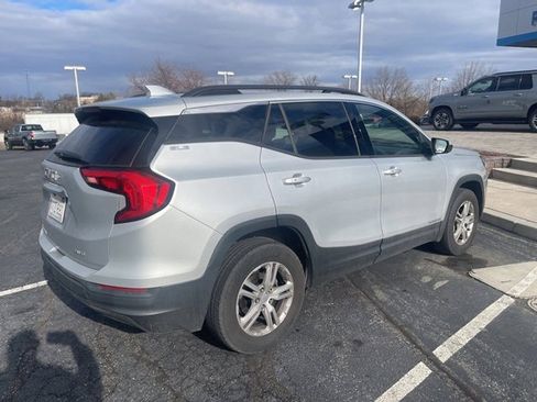 Used 2018 GMC Terrain SLE w/ Driver Convenience Package image 4