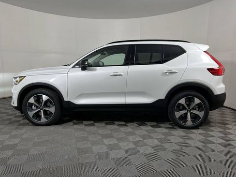 Used 2026 Volvo XC40 B5 Plus w/ Climate Package AWD/4WD image 5