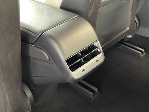 Used 2019 Tesla Model 3 Long Range image 17