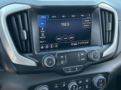 Used 2024 GMC Terrain SLE w/ Driver Convenience Package FWD image 13