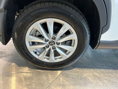 Certified 2024 Toyota Corolla Cross LE w/ Moonroof Package AWD/4WD image 19