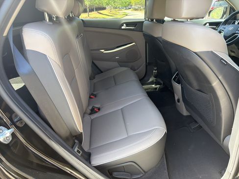 Used 2020 Hyundai Tucson Limited FWD image 15