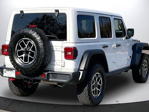 Certified 2025 Jeep Wrangler Unlimited Rubicon w/ Convenience Group image 9