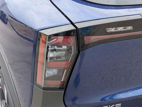 New 2026 Nissan Kicks SR FWD image 13