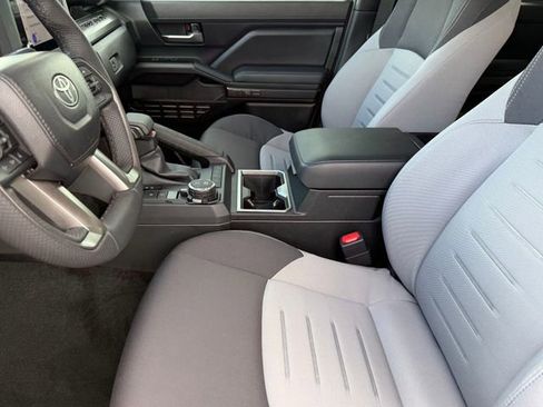 Used 2025 Toyota Tacoma TRD Sport image 11