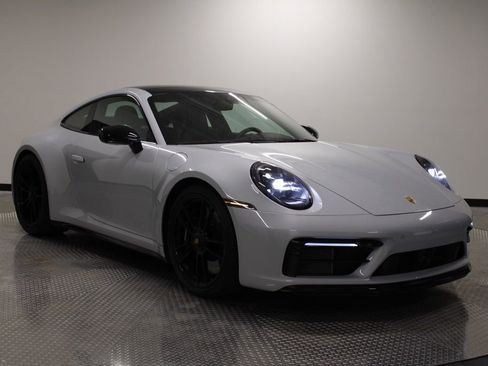 Certified 2024 Porsche 911 Carrera GTS RWD image 9