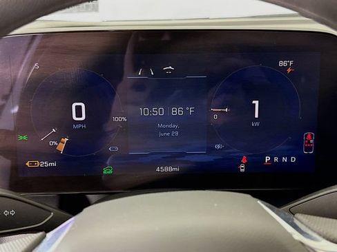 Used 2026 Chevrolet Equinox EV LT FWD image 13