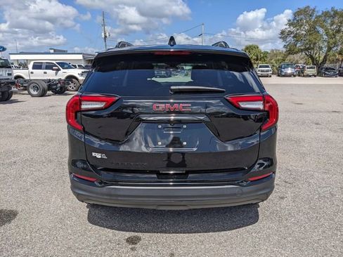 Used 2022 GMC Terrain SLE w/ Driver Convenience Package image 5
