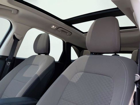 Used 2021 Ford Escape SE w/ SE Sport Appearance Package AWD/4WD image 9