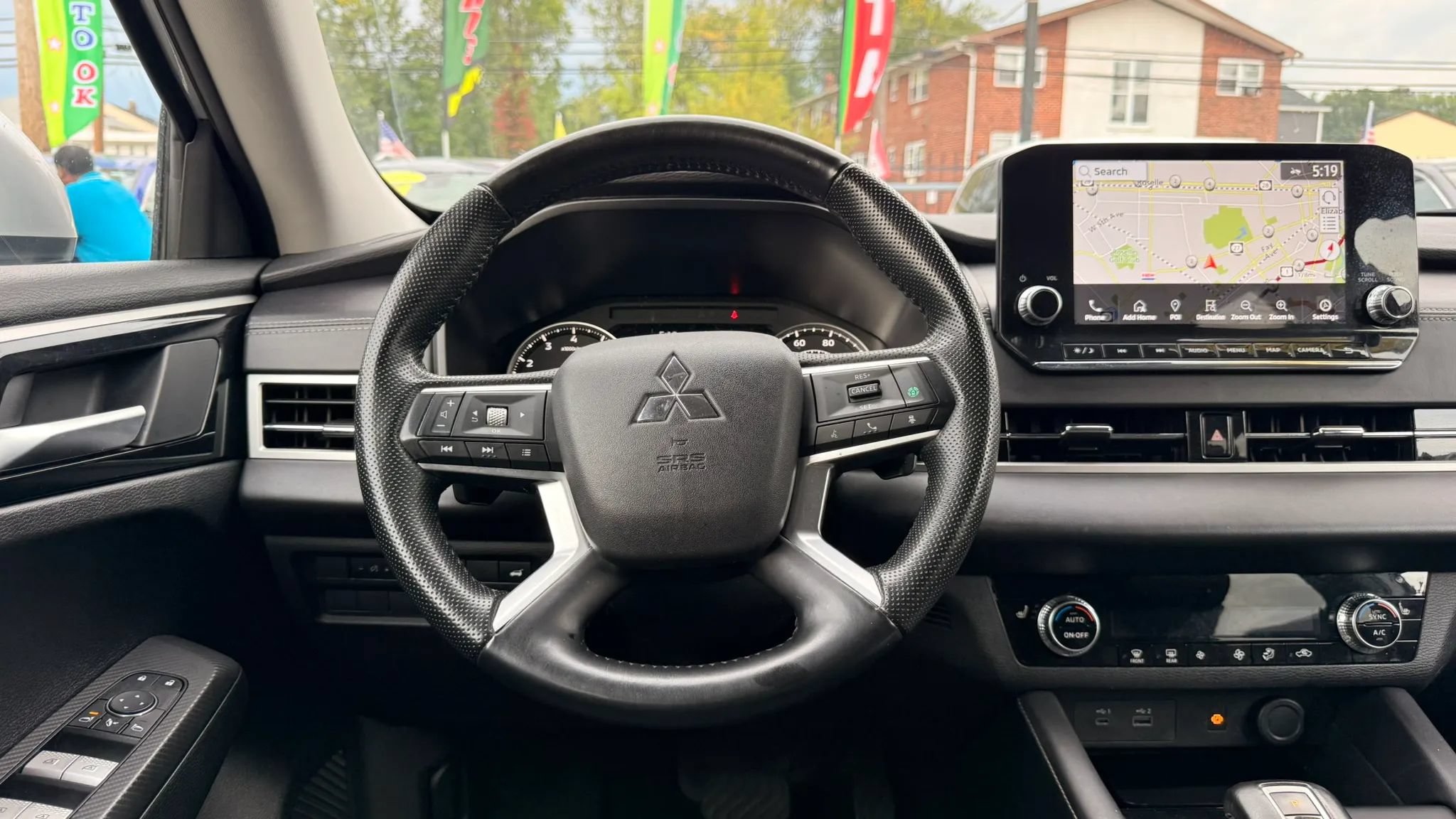 Used 2024 Mitsubishi Outlander FWD image 18