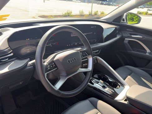 Used 2025 Audi Q5 Premium Plus w/ Premium Plus AWD/4WD image 11