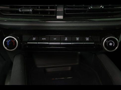 Used 2025 Chevrolet Equinox EV RS image 28