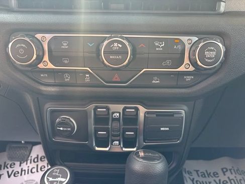 New 2026 Jeep Gladiator Sport AWD/4WD image 21