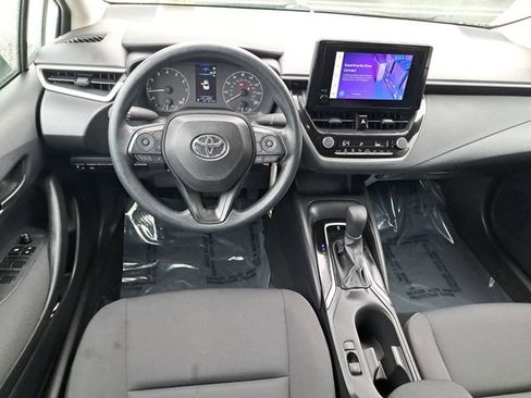 Used 2025 Toyota Corolla LE image 16