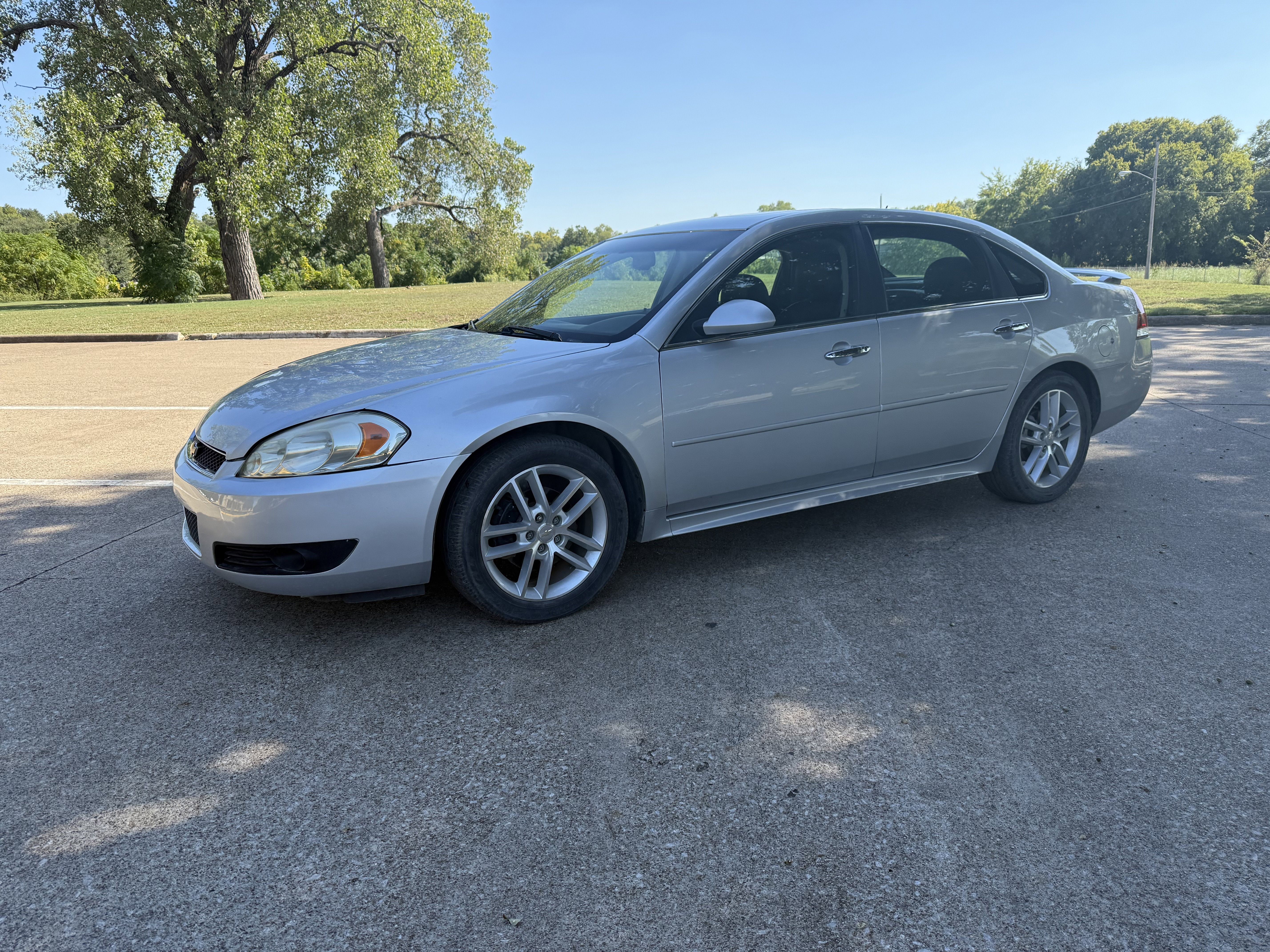 Used 2016 Chevrolet Impala LTZ FWD image 1