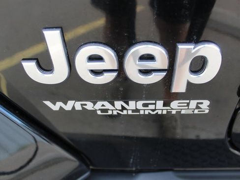 Used 2020 Jeep Wrangler Unlimited Sahara image 20