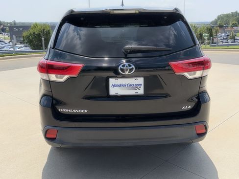 Used 2017 Toyota Highlander XLE FWD image 25