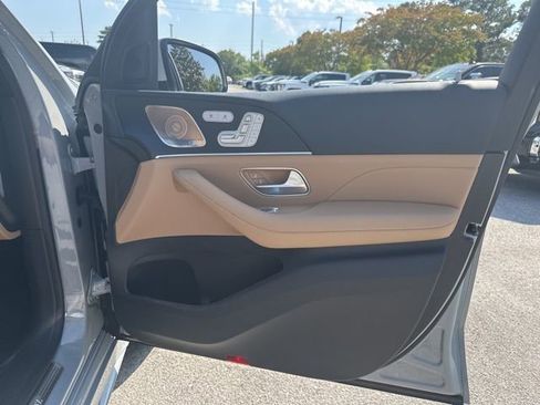 Certified 2024 Mercedes-Benz GLS 450 4MATIC image 40