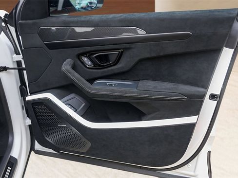 Used 2024 Lamborghini Urus Performante image 34