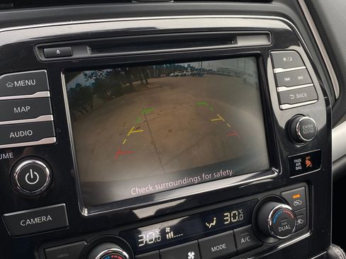 Used 2023 Nissan Maxima SL image 16