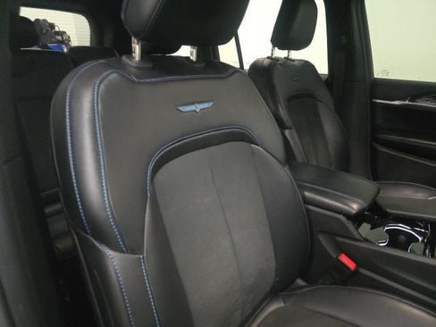 Used 2022 Jeep Grand Cherokee Trailhawk AWD/4WD image 4