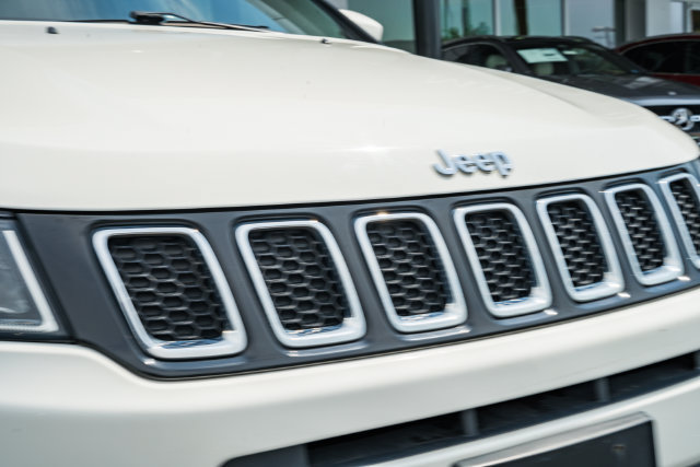 Used 2020 Jeep Compass Limited AWD/4WD image 9