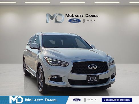 Used 2020 INFINITI QX60 Luxe w/ Essential Package FWD image 1