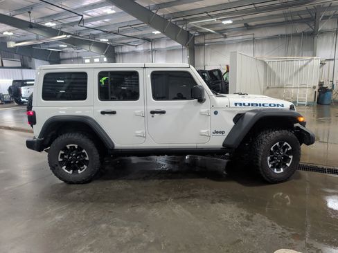 Used 2024 Jeep Wrangler Unlimited Rubicon 4xe w/ Technology Group AWD/4WD image 2