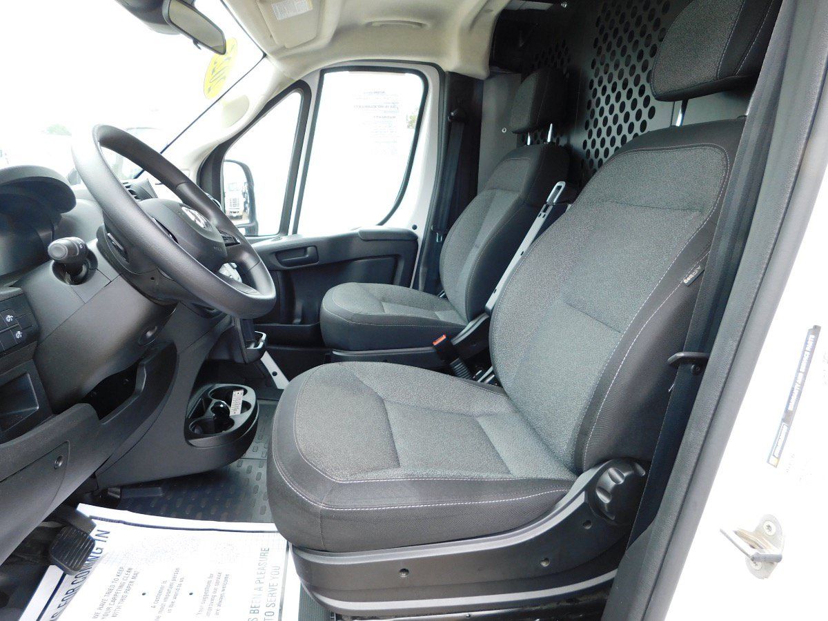 Used 2025 RAM ProMaster 2500 w/ U-Haul Equipment Group FWD image 9