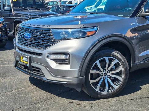 Certified 2023 Ford Explorer ST-Line image 3