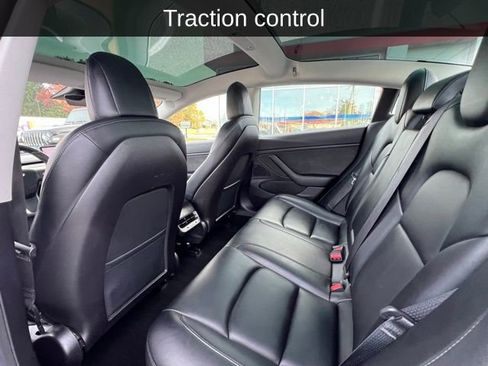 Used 2019 Tesla Model 3 Standard Range Plus image 5