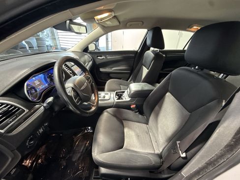 Used 2019 Chrysler 300 Touring w/ Sport Appearance Package RWD image 14