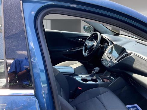 Used 2025 Chevrolet Malibu LT FWD image 29