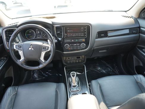 Used 2018 Mitsubishi Outlander GT AWD/4WD image 24