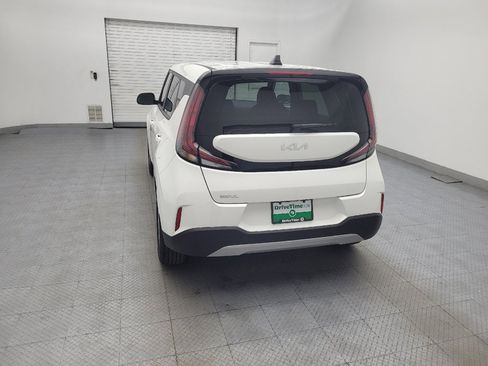 Used 2025 Kia Soul LX FWD image 6