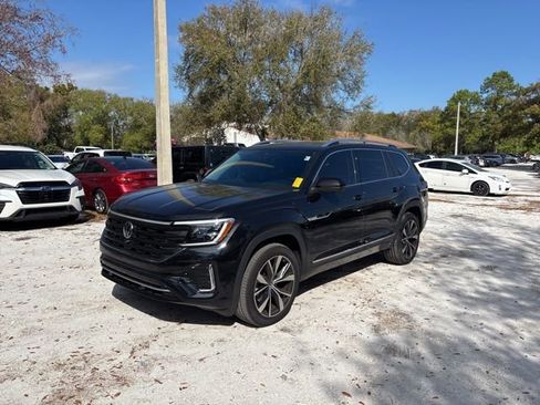 Used 2025 Volkswagen Atlas SEL Premium R-Line image 2