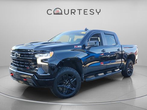 Used 2024 Chevrolet Silverado 1500 LT Trail Boss w/ Convenience Package II image 1