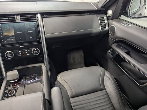 Used 2023 Land Rover Discovery S R-Dynamic image 8